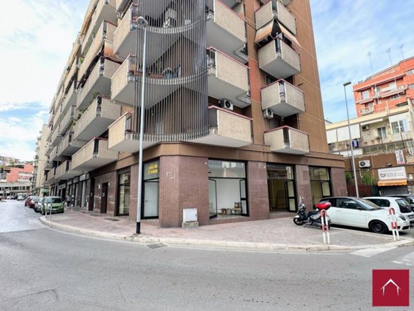 negozio in affitto a Barletta in zona Centro Città