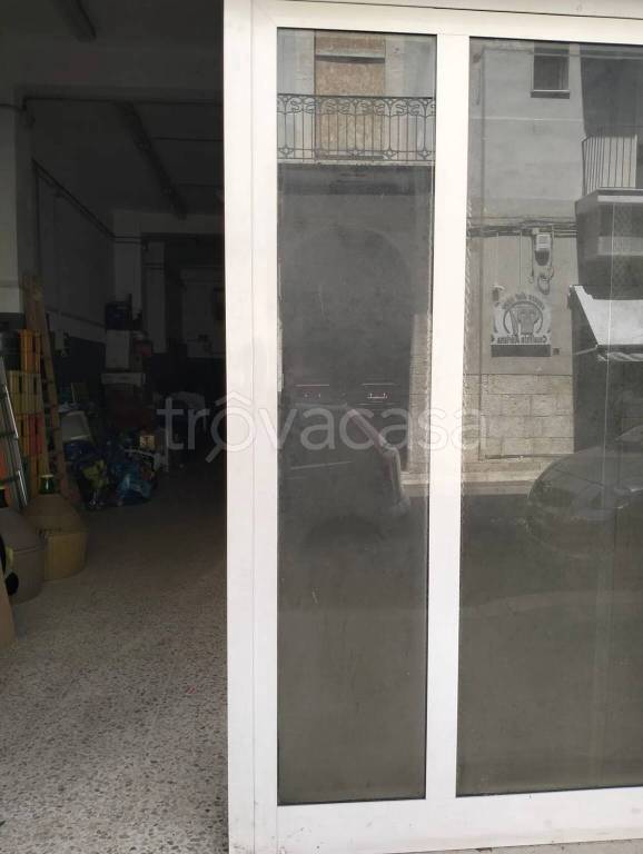 negozio in affitto a Barletta in zona Settefrati