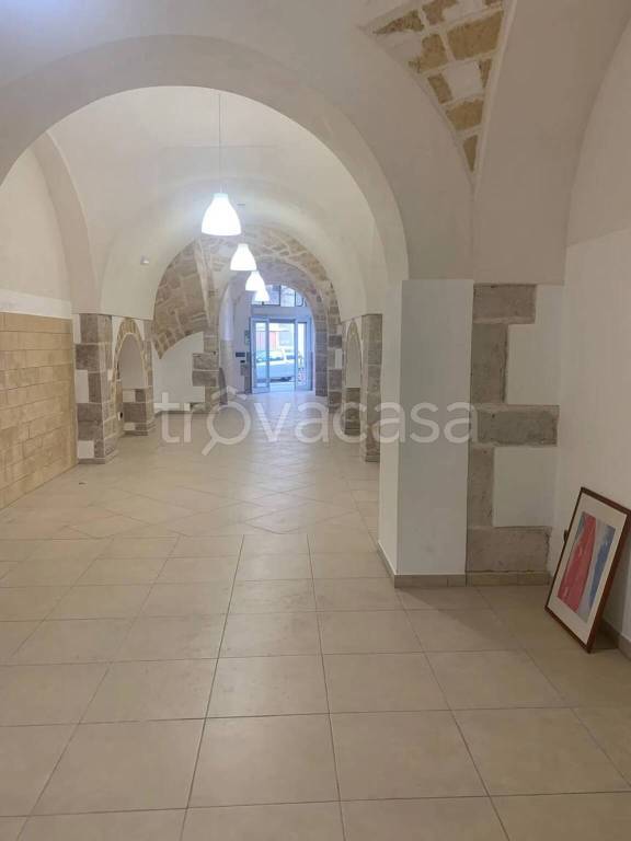 negozio in affitto a Barletta in zona Settefrati