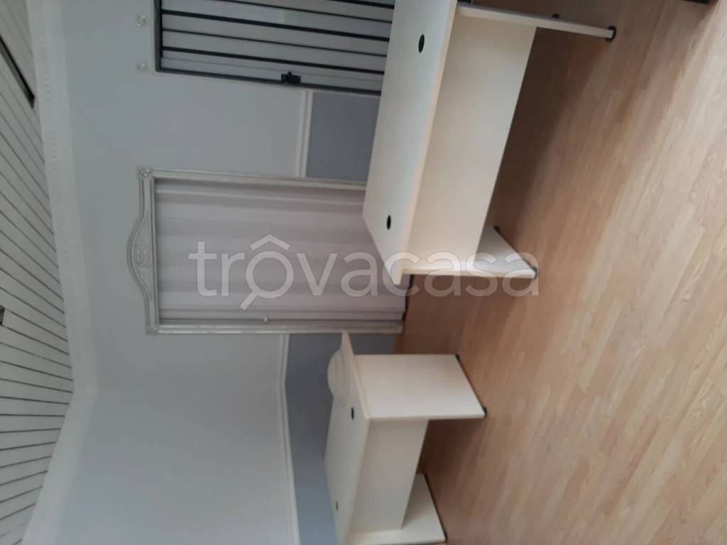 negozio in affitto a Barletta in zona Settefrati