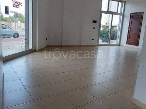 negozio in affitto a Barletta in zona Borgovilla