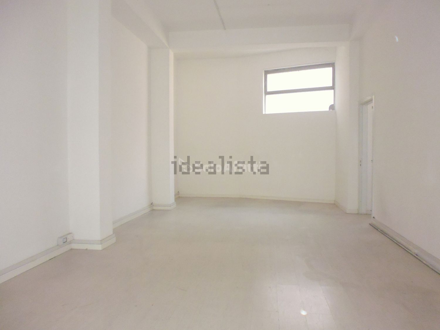 locale commerciale in affitto a Barletta