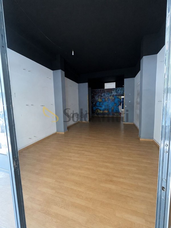 locale commerciale in affitto a Barletta