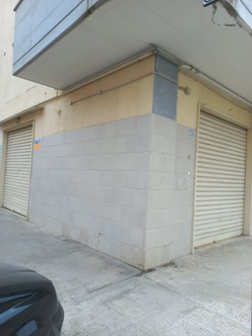 locale commerciale in affitto a Barletta
