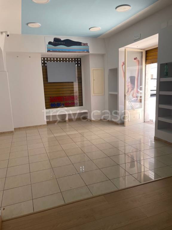 negozio in affitto a Barletta in zona Centro Città
