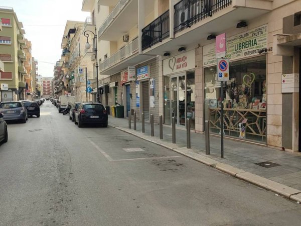 negozio in affitto a Bisceglie in zona Centro Città