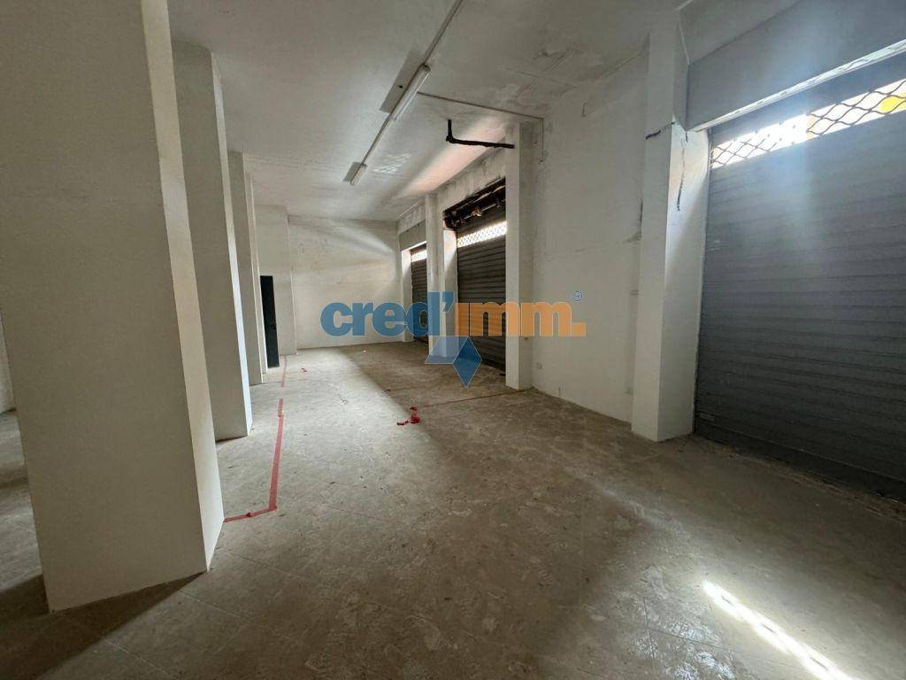 negozio in affitto a Bisceglie in zona Centro Città
