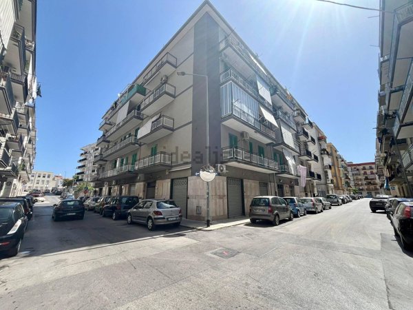 locale commerciale in affitto a Bisceglie