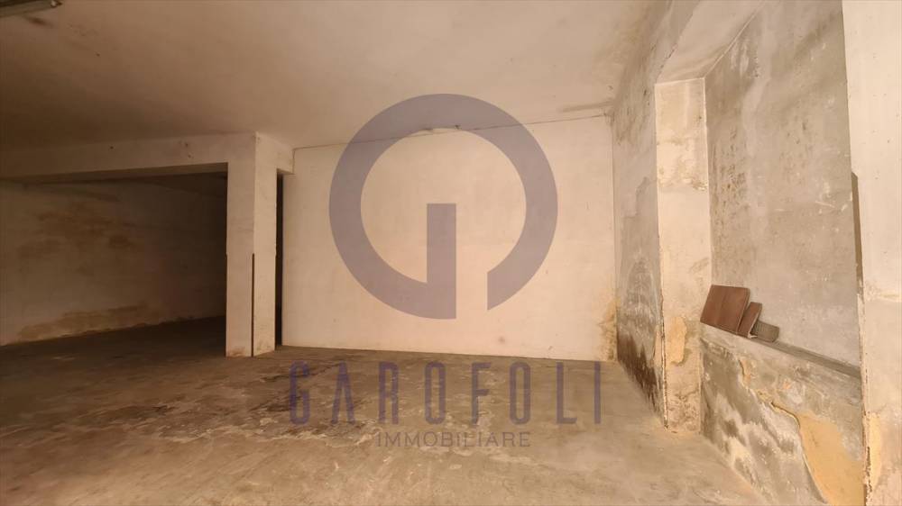 locale di sgombero in affitto a Bisceglie