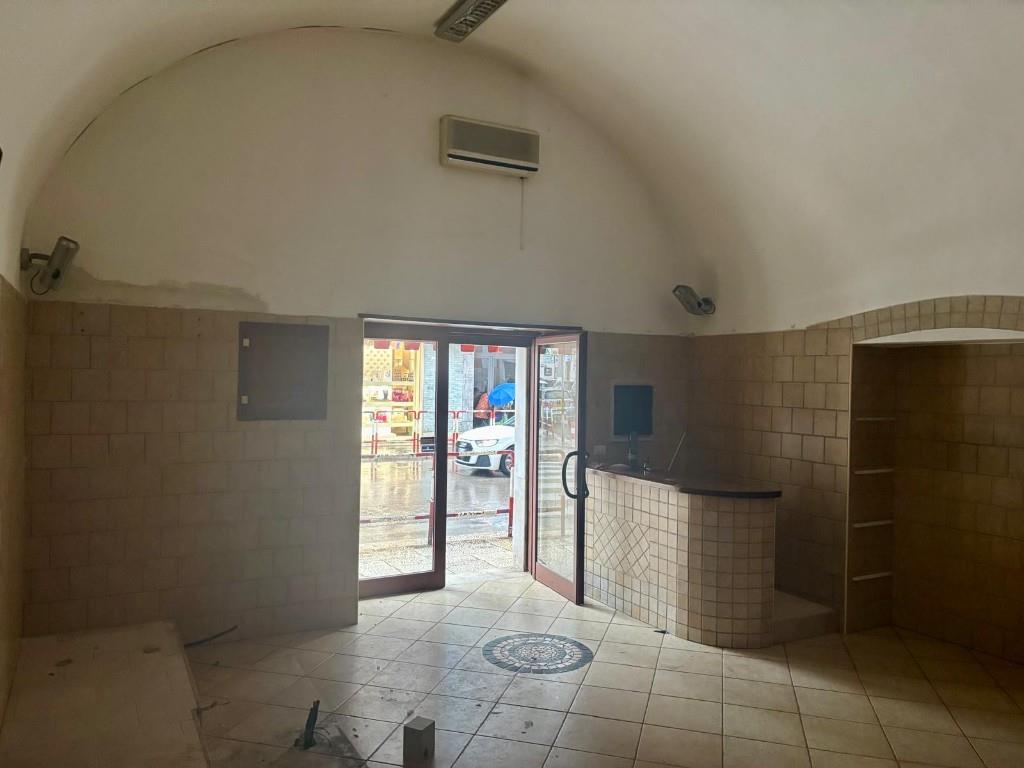 locale commerciale in affitto a Bisceglie