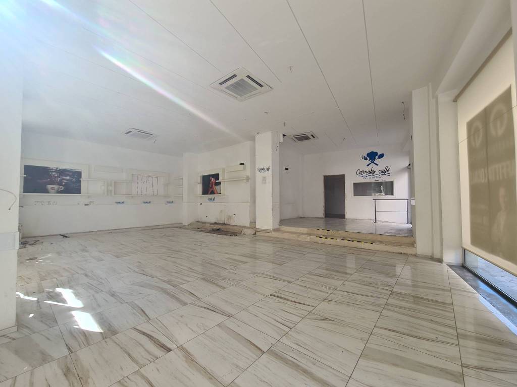negozio in affitto a Bisceglie