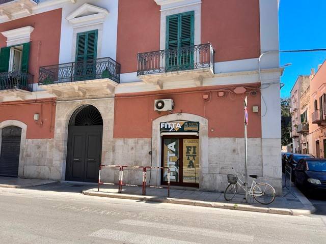 negozio in affitto a Bisceglie in zona Centro Città