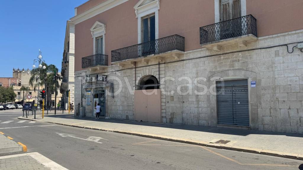 negozio in affitto a Bisceglie in zona Centro Città