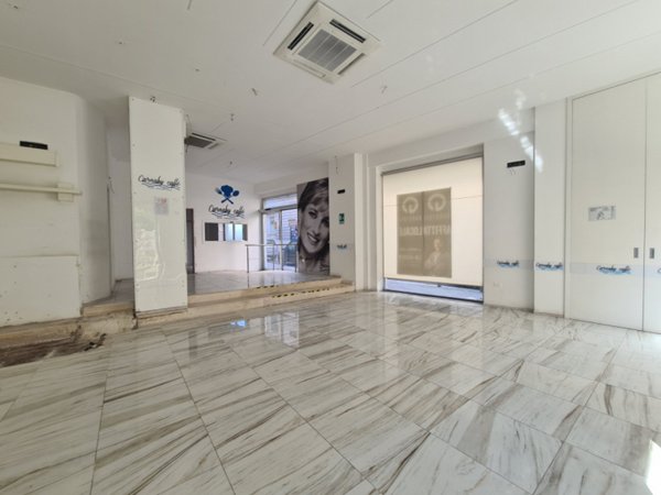 negozio in affitto a Bisceglie in zona Centro Città