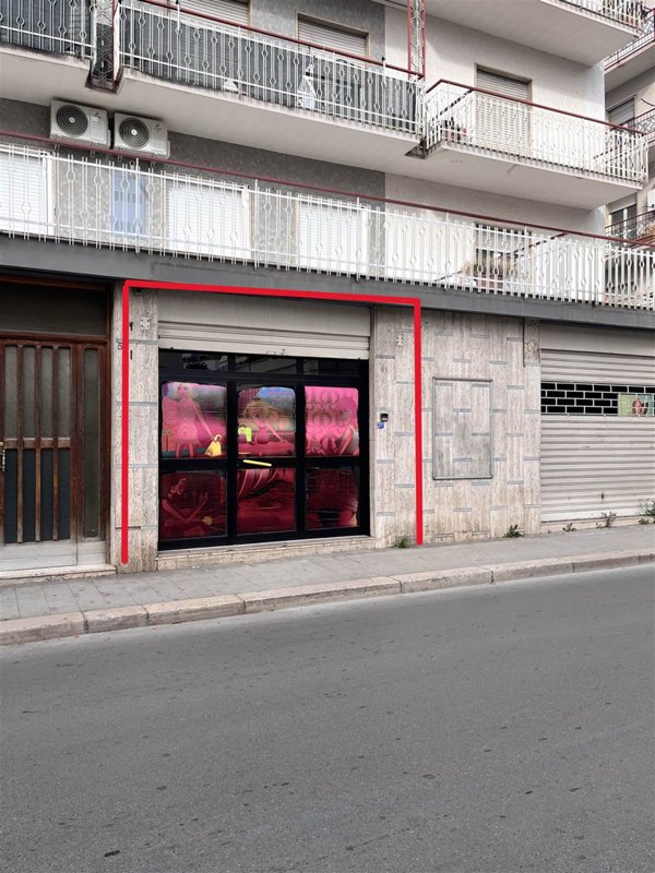 negozio in affitto a Canosa di Puglia