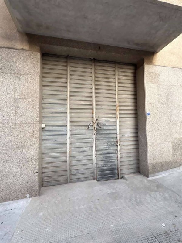 locale commerciale in affitto a Canosa di Puglia
