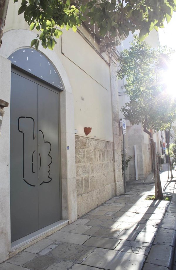 locale commerciale in affitto a Canosa di Puglia