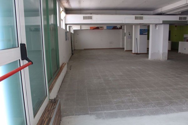 locale commerciale in affitto a Canosa di Puglia