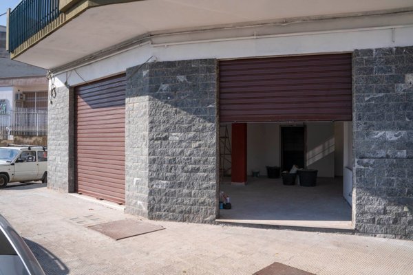 locale commerciale in affitto a Canosa di Puglia