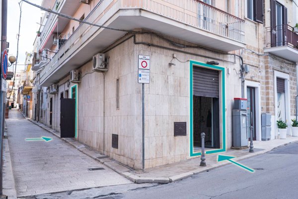 locale commerciale in affitto a Canosa di Puglia