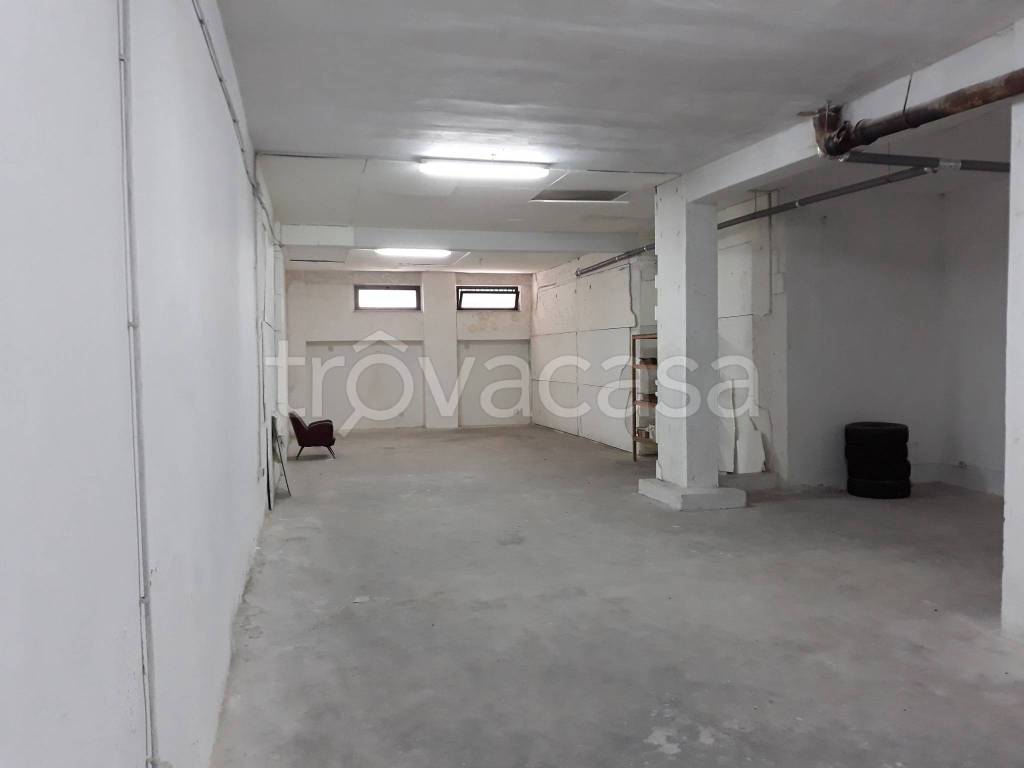 locale commerciale in affitto a Trani in zona Borgo Ottocentesco