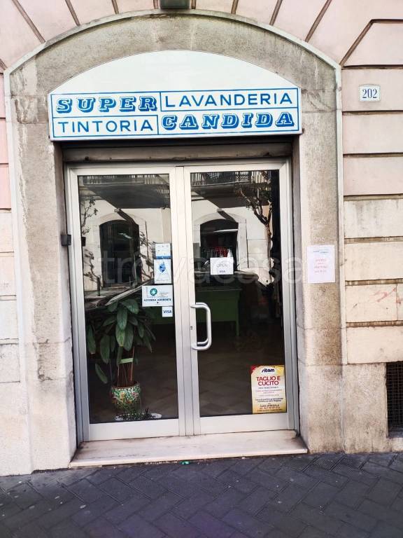 negozio in affitto a Trani in zona Borgo Ottocentesco