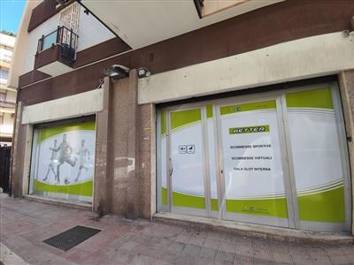 locale commerciale in affitto a Trani in zona Borgo Medievale