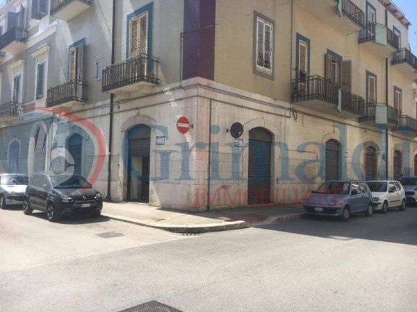 negozio in affitto a Trani in zona Borgo Ottocentesco