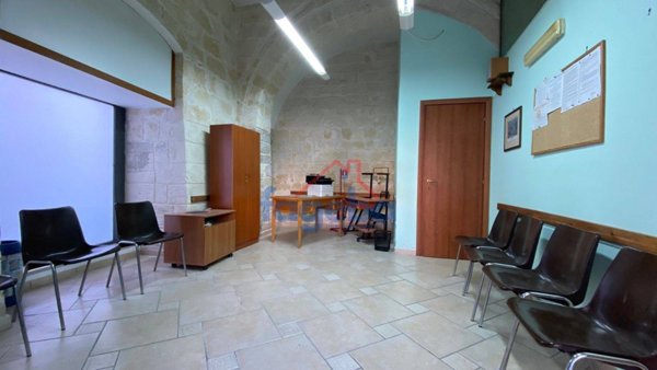 ufficio in affitto a Trani in zona Borgo Medievale