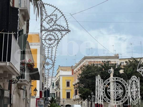 negozio in affitto a Trani in zona Borgo Medievale