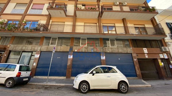 locale commerciale in affitto a Trani
