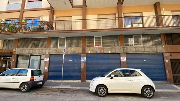 locale commerciale in affitto a Trani