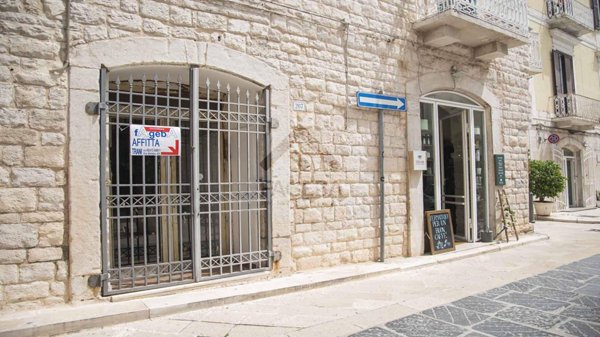locale commerciale in affitto a Trani in zona Borgo Medievale