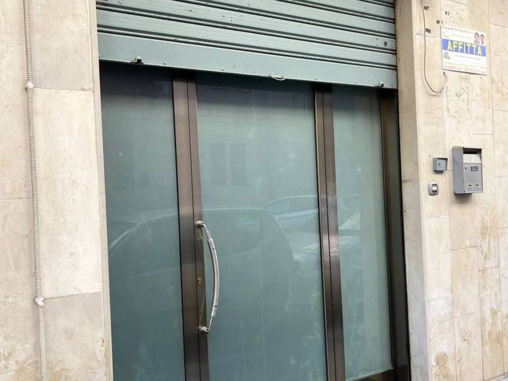 negozio in affitto a Trani