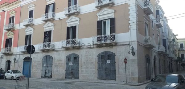 locale commerciale in affitto a Trani in zona Borgo Medievale