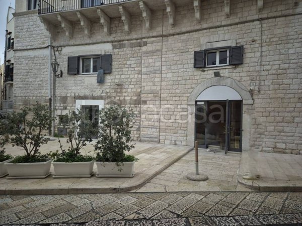 negozio in affitto a Trani in zona Borgo Medievale