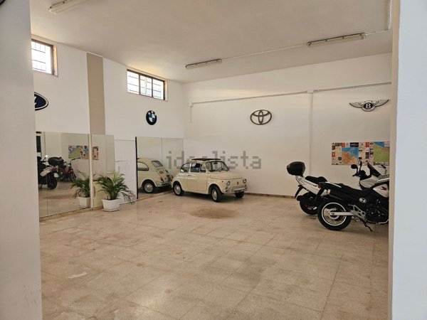 locale commerciale in affitto a Trani in zona Borgo Ottocentesco