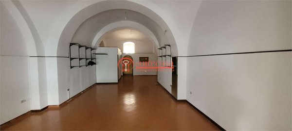 locale commerciale in affitto a Trani