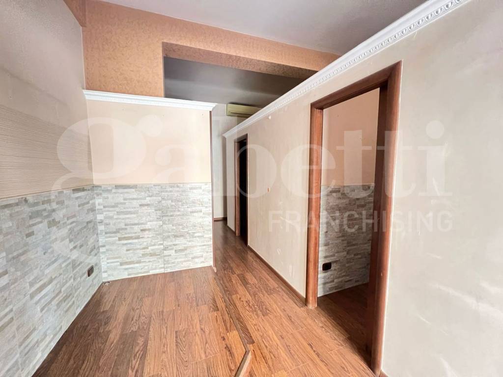 negozio in affitto a Trani in zona Borgo Ottocentesco