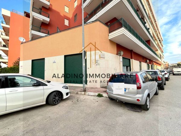 locale commerciale in affitto a Trani