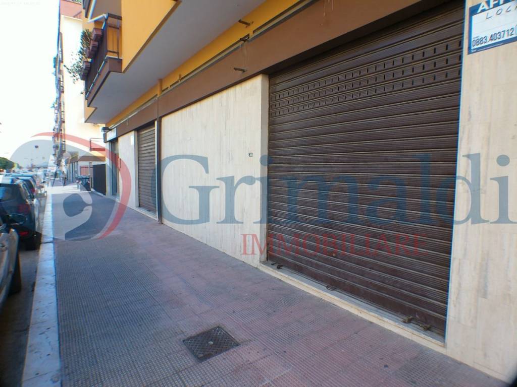 negozio in affitto a Trani