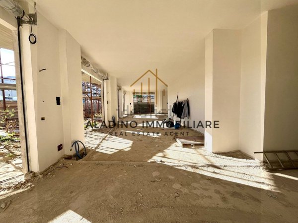 locale commerciale in affitto a Trani