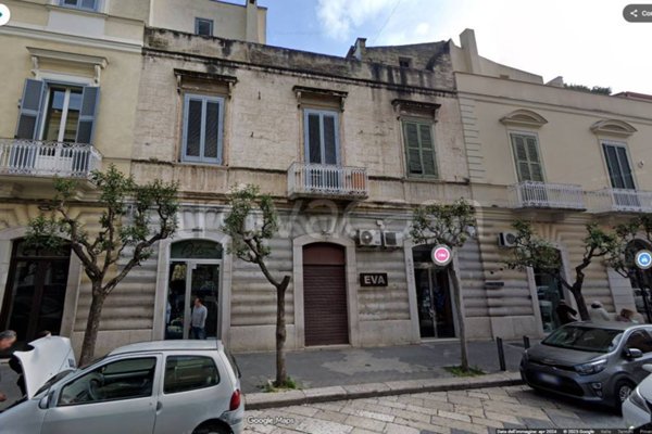 negozio in affitto a Trani in zona Borgo Ottocentesco