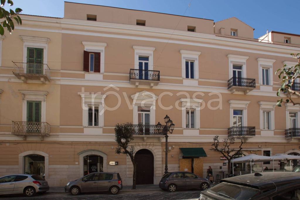 ufficio in affitto a Trani in zona Borgo Ottocentesco