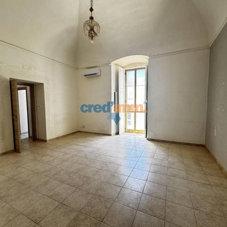 appartamento in affitto a Trani in zona Borgo Ottocentesco