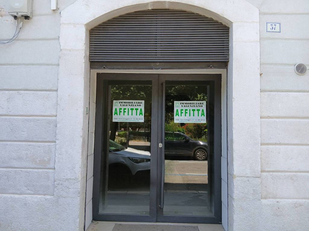 negozio in affitto a Trani