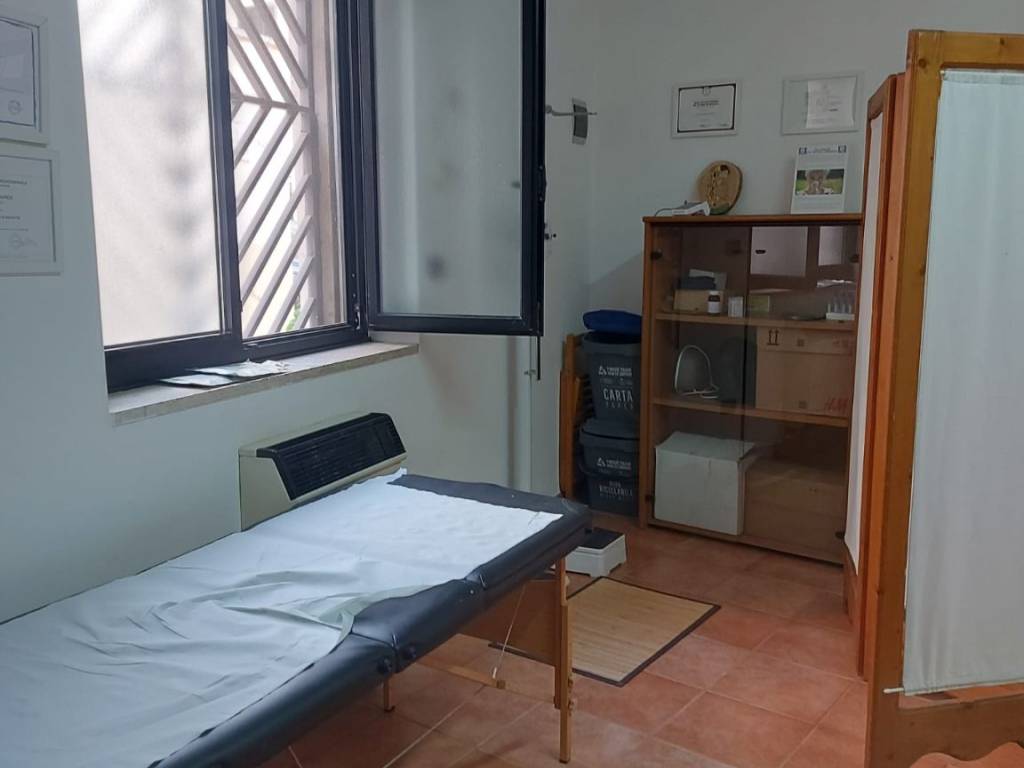 ufficio in affitto a Trani in zona Borgo Ottocentesco