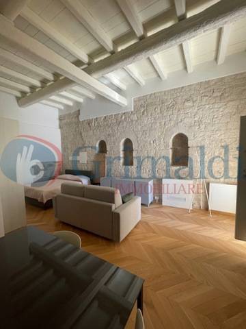 appartamento in affitto a Trani in zona Borgo Medievale