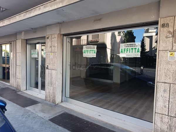 locale commerciale in affitto a Trani