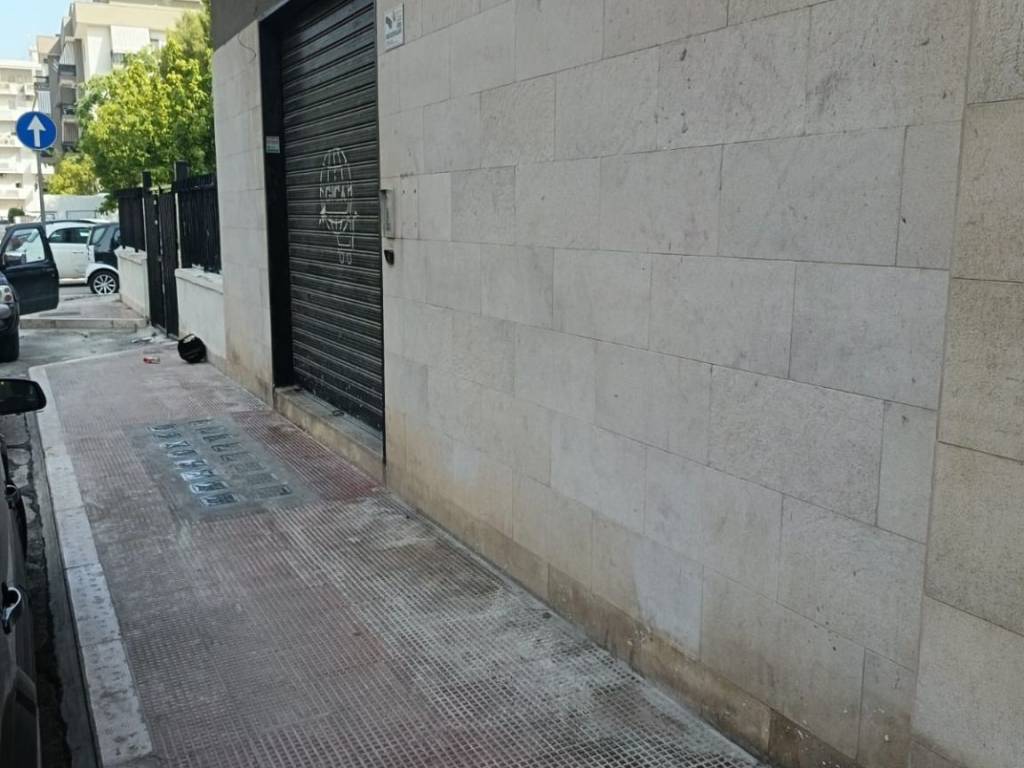 negozio in affitto a Trani
